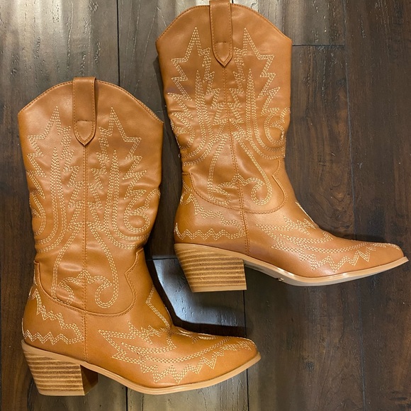 NWOT BILLINI UTICA BOOTS - Picture 4 of 4